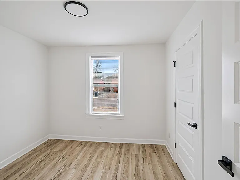 825 N 7th St — Photo 22