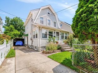 13727 Thurston St, Springfield Gardens, NY 11413