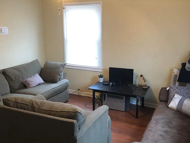 348-350 Delaware Cir — Photo 3