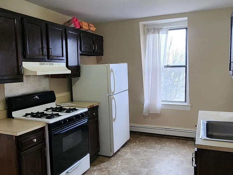 315 Manchester St #3R