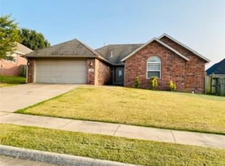 243 Hunter Allen Dr, Springdale, AR 72764