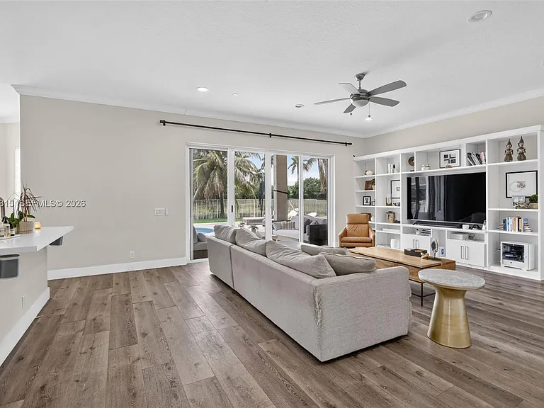 981 Waterside Cir — Photo 19