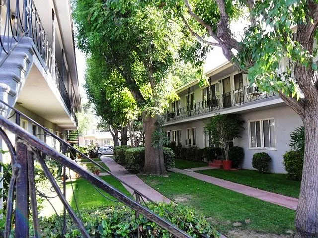 11653 Blix St — Photo 2