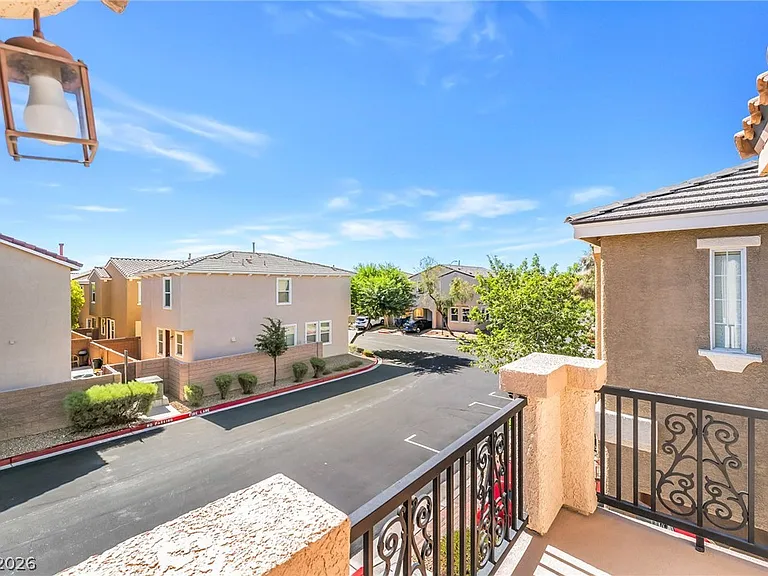 10471 Masons Creek St — Photo 18