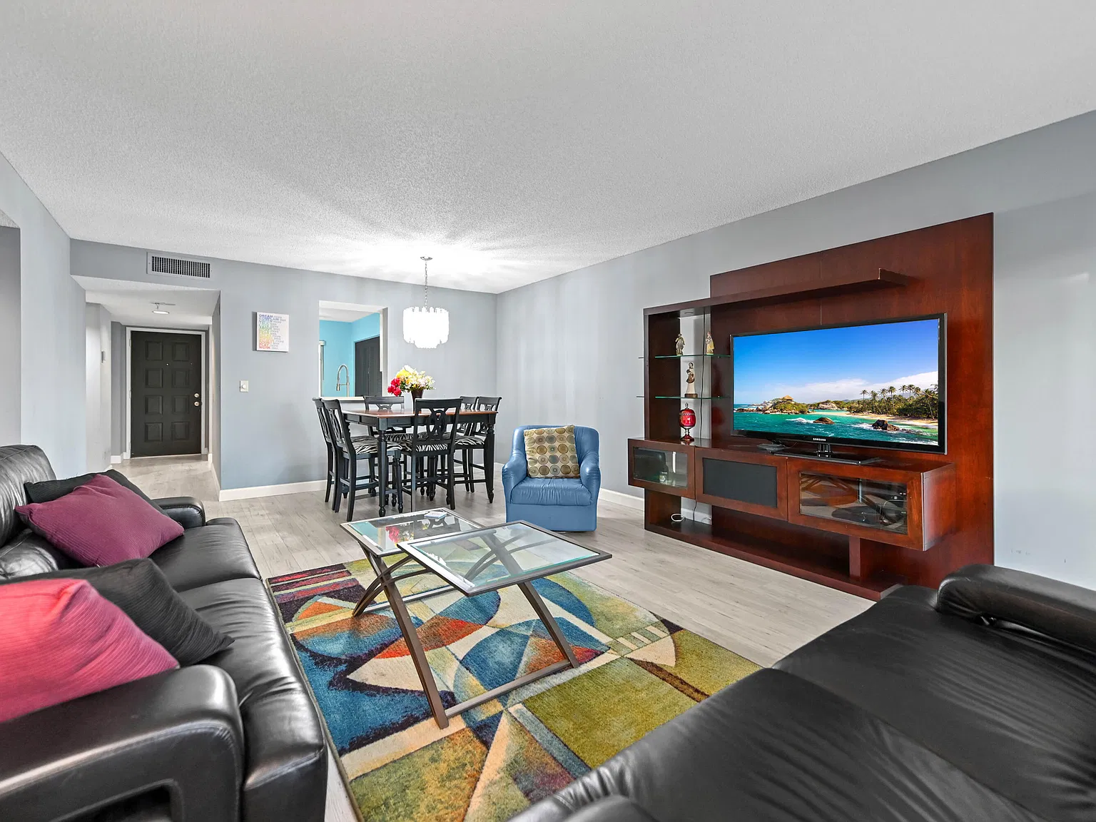 2 bed, 2.0 bath, 1070 sqft, $2,100 — Photo 1