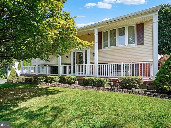 108 Crosswind Dr, Shrewsbury, PA 17361