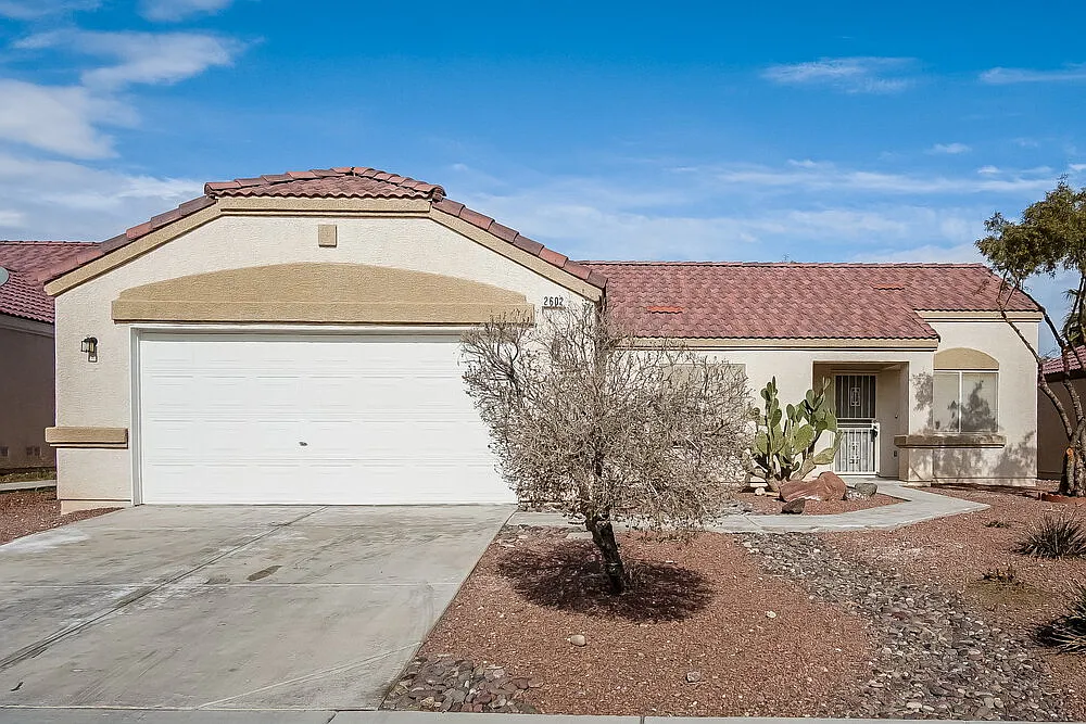 3 bed, 2.0 bath, 1188 sqft, $2,650 — Photo 1