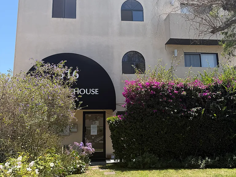 WELCOME TO OXFORD HOUSE APARTMENTS