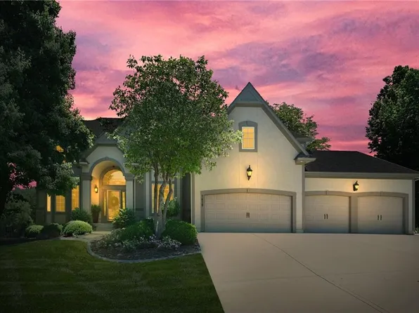7419 Constance St, Shawnee, KS 66216