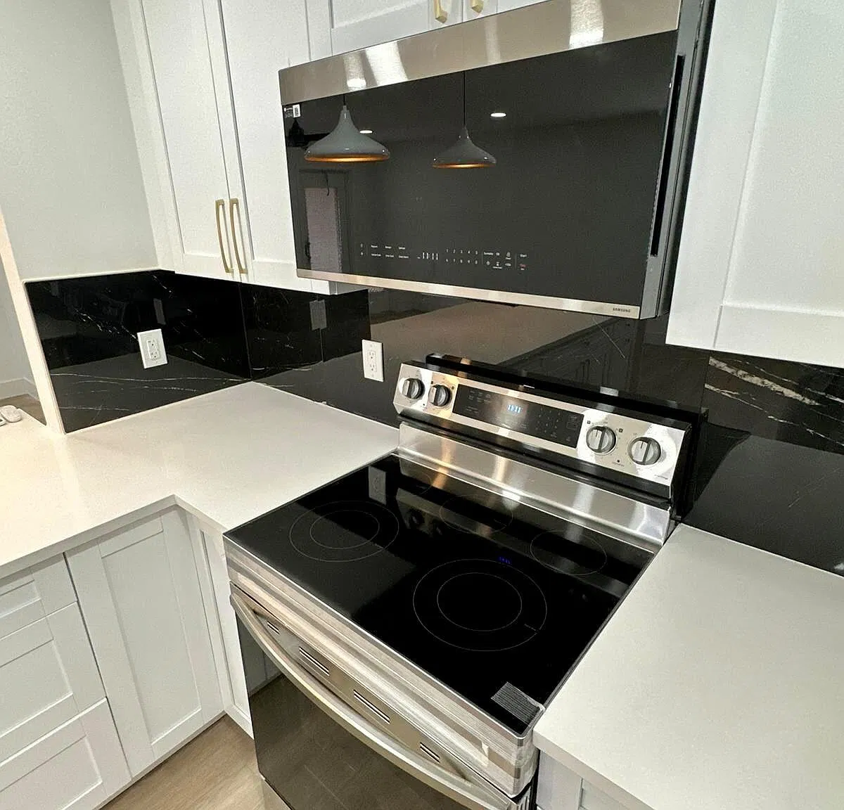 1 bed, 1.5 bath, 720 sqft, $1,795 — Photo 3
