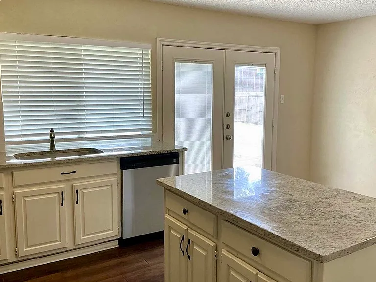 1710 Delaford Pl — Photo 3