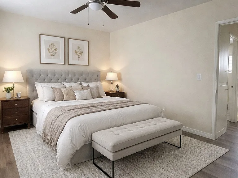 842 N Screenland Dr #C — Photo 8