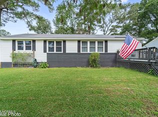 512 Woodhaven Dr, Jacksonville, NC 28540