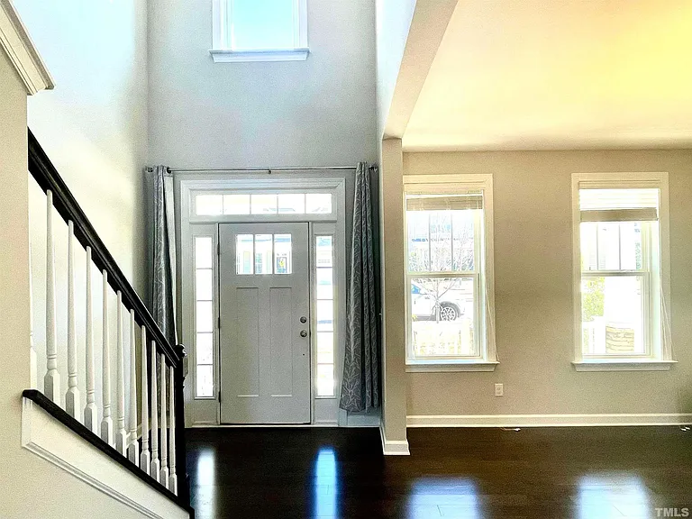 8008 Gilano Dr — Photo 6