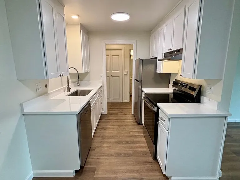 315 5th Ave S — Photo 10