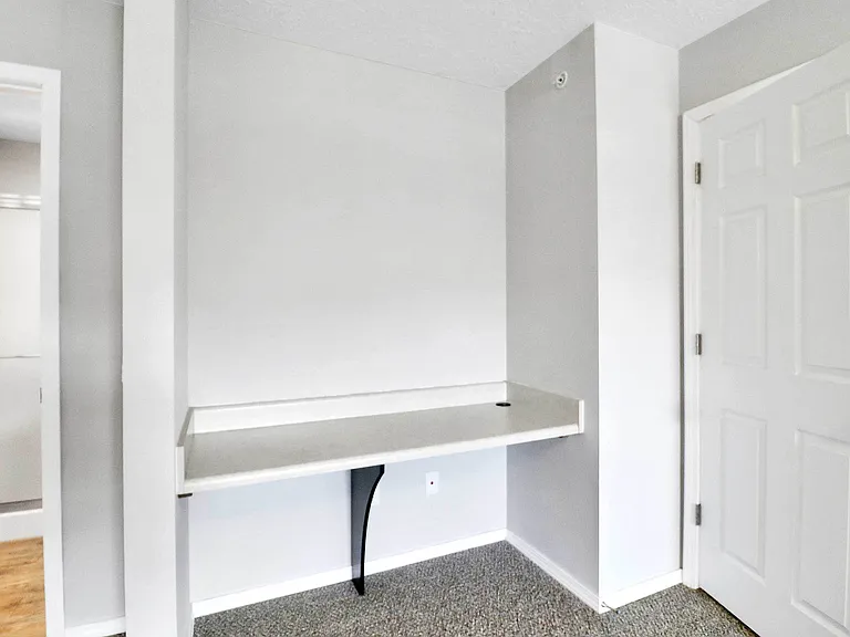 Golden Pond Apartments — Photo 15