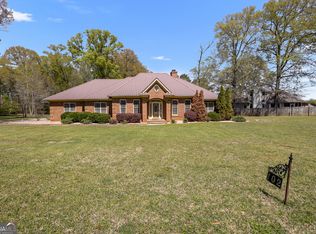 102 Coronet Ct, Bonaire, GA