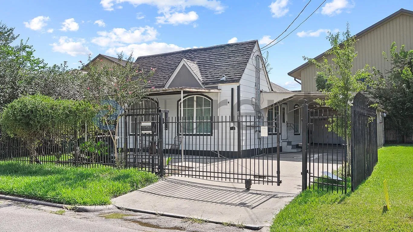 2 bed, $1,790 — Photo 1