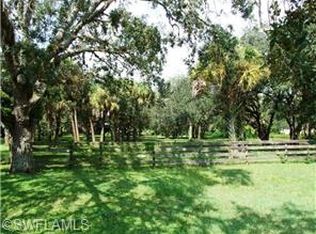 1068 Redwing Ct, Labelle, FL 33935