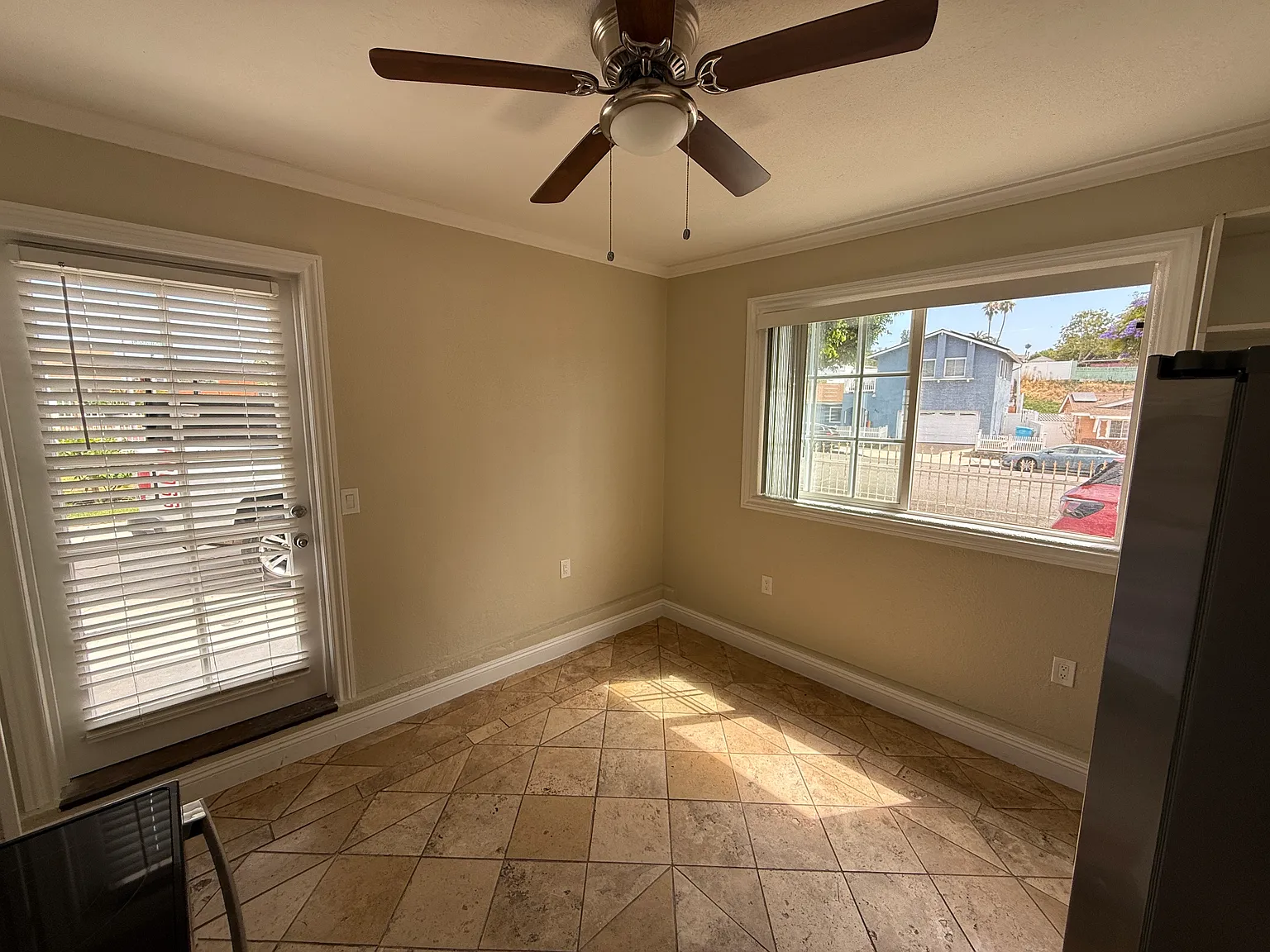 Meadowbrook Dr, San Diego — Photo 3