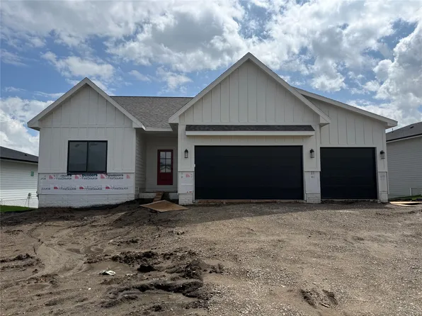 16408 N Valley Dr, Urbandale, IA 50323