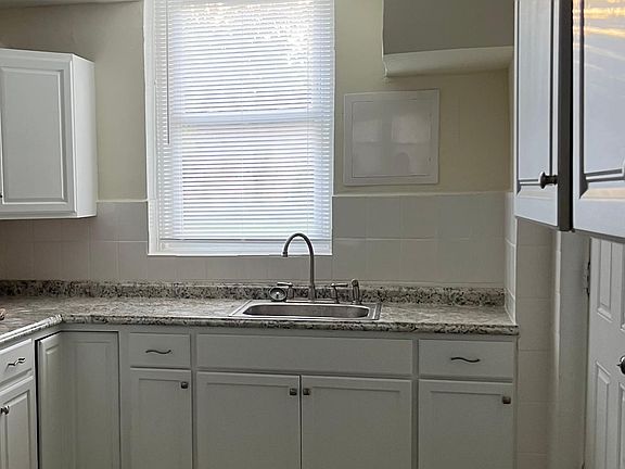 4th image of 5754 N Jersey Ave #Bs