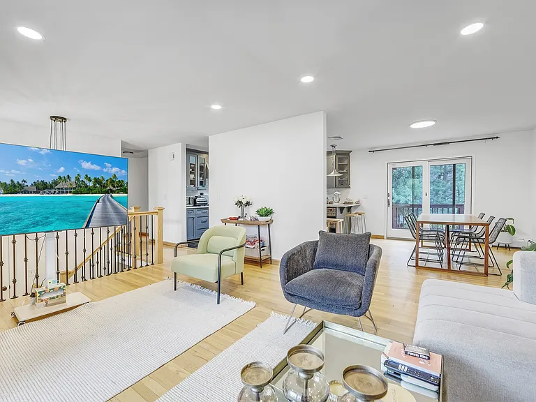 45 Lenox Ave — Photo 2