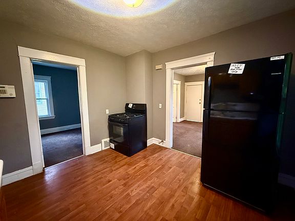 3rd image of 9801 Raymond Ave #1
