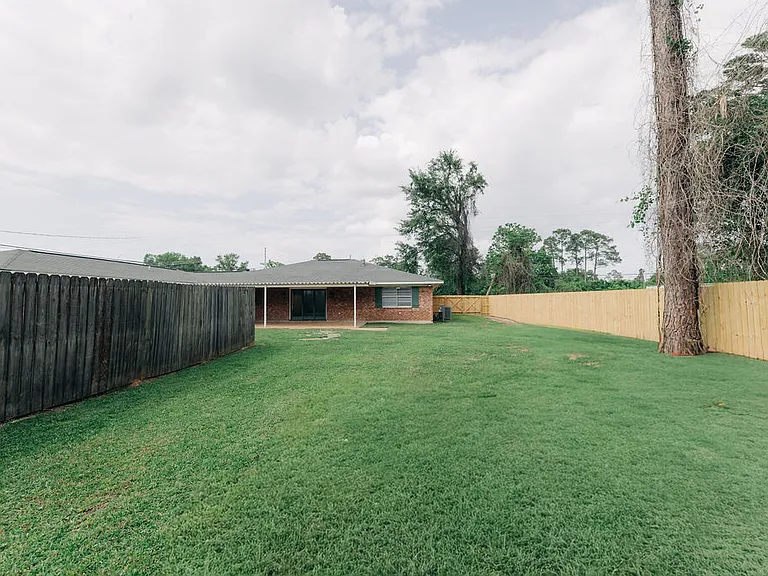 4713 N Bolton Ave — Photo 9