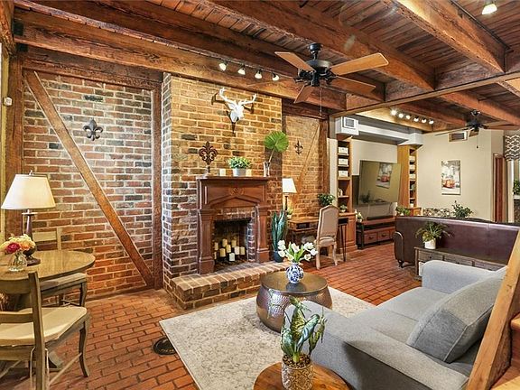 3rd image of 937 Governor Nicholls St #7