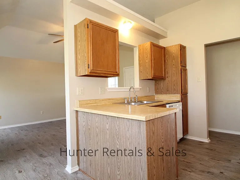 3801 Winchester Dr — Photo 11