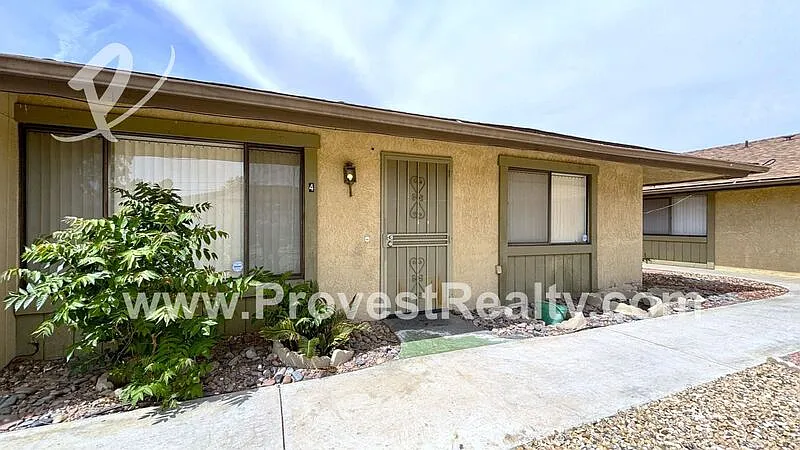 Building Photo - 15757 Tuscola Rd #4