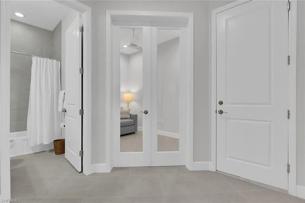 2 bed, 2.0 bath, 1387 sqft, $8,000 — Photo 4