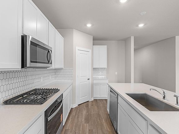 5th image of 2808 English Laurel Dr