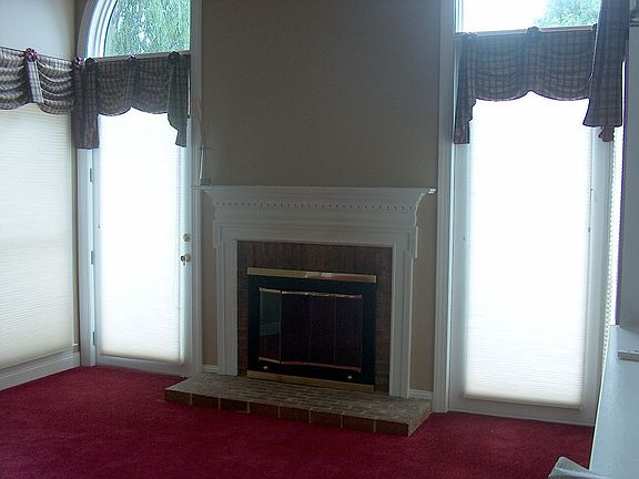 Fireside Family Room w/Vaulted Ceiling