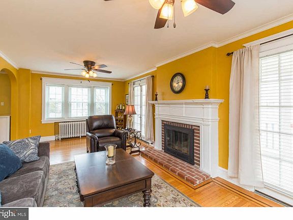 4th image of 4002 Cedar Ln