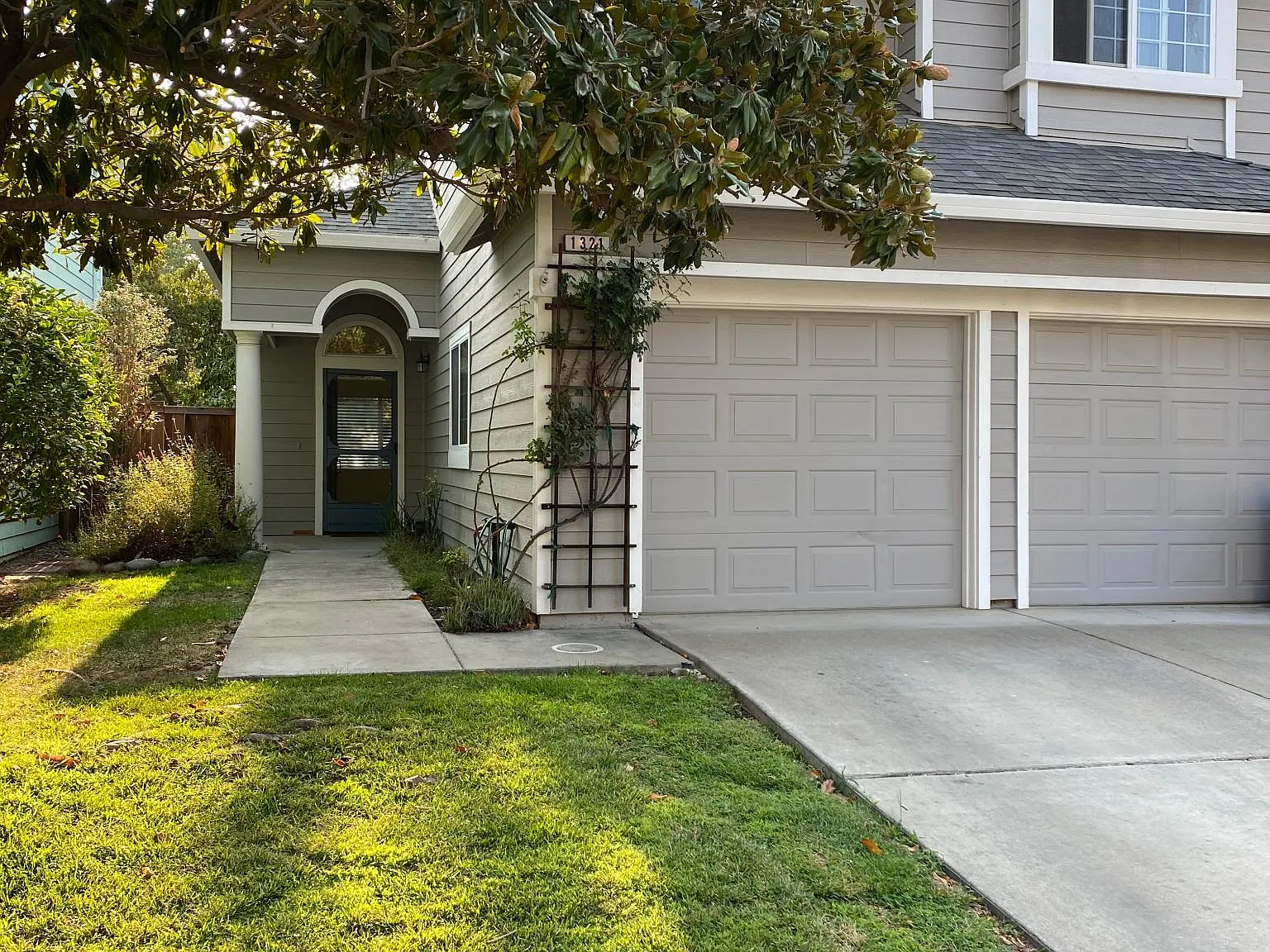3 bed, 2.5 bath, 1489 sqft, $3,100 — Photo 2