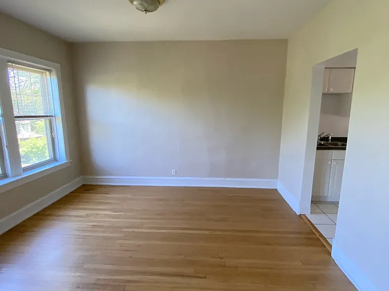 834 Reba Pl #3N — Photo 8
