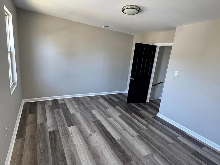 105 Williams Ave — Photo 14