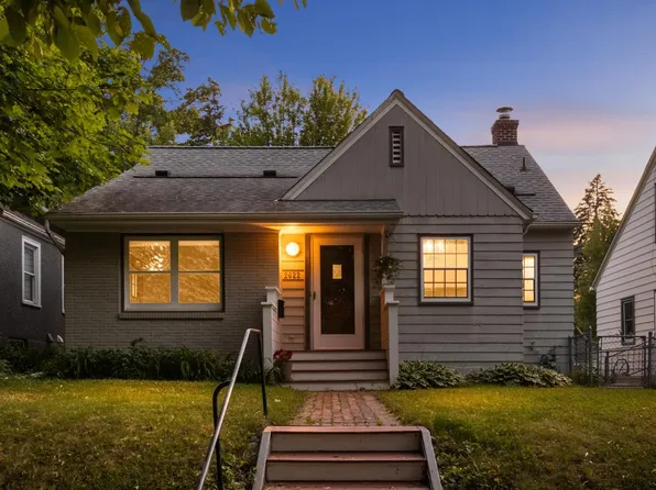 2622 McKinley St NE, Minneapolis, MN 55418