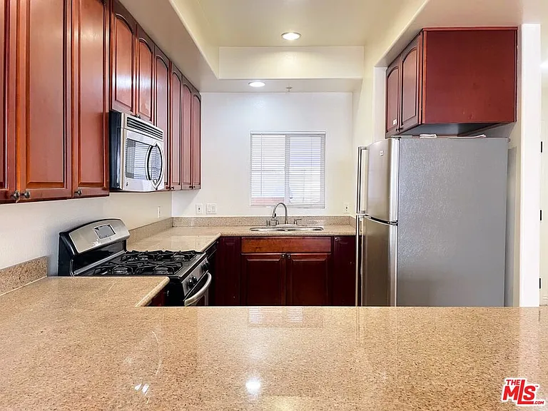 429 S Saint Andrews Pl #2 — Photo 19