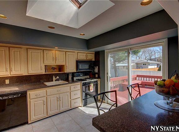 2nd image of 214 Boundary Ave