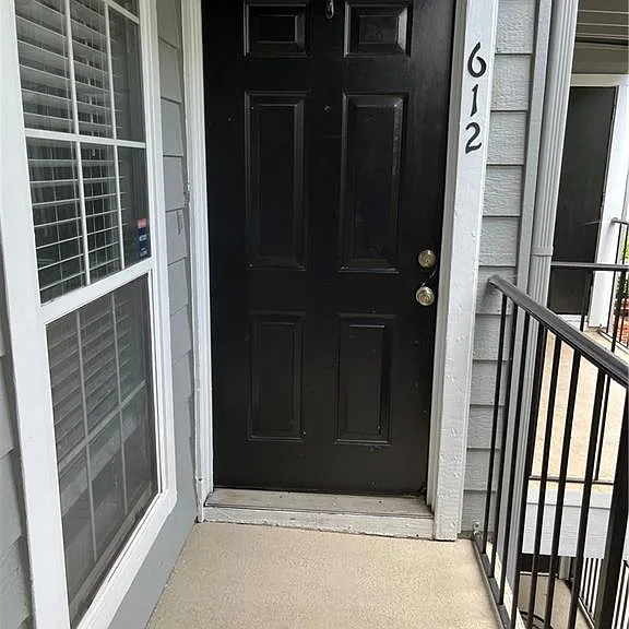 612 Granville Ct — Photo 1