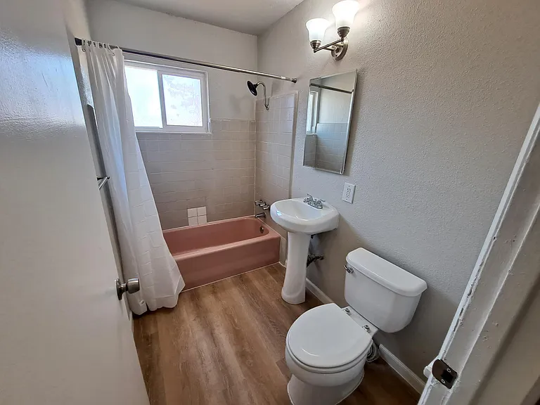 222 N Effie St — Photo 8