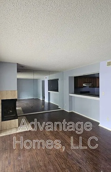 8793 W 106th Ter — Photo 3