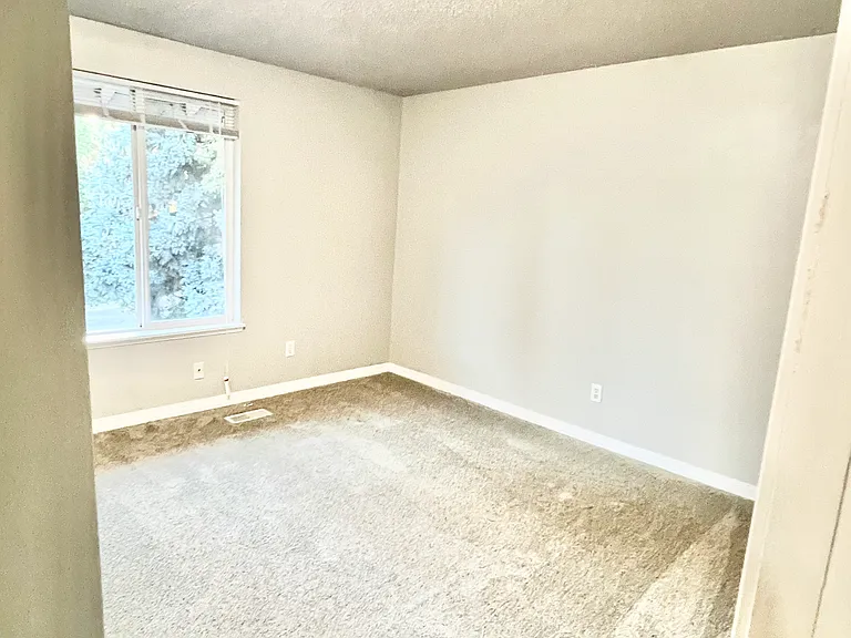 1512 Dayton Ct NE #1 — Photo 32