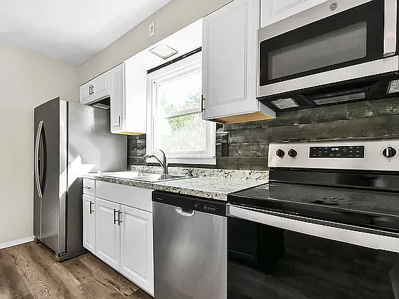 200 Sycamore St — Photo 11