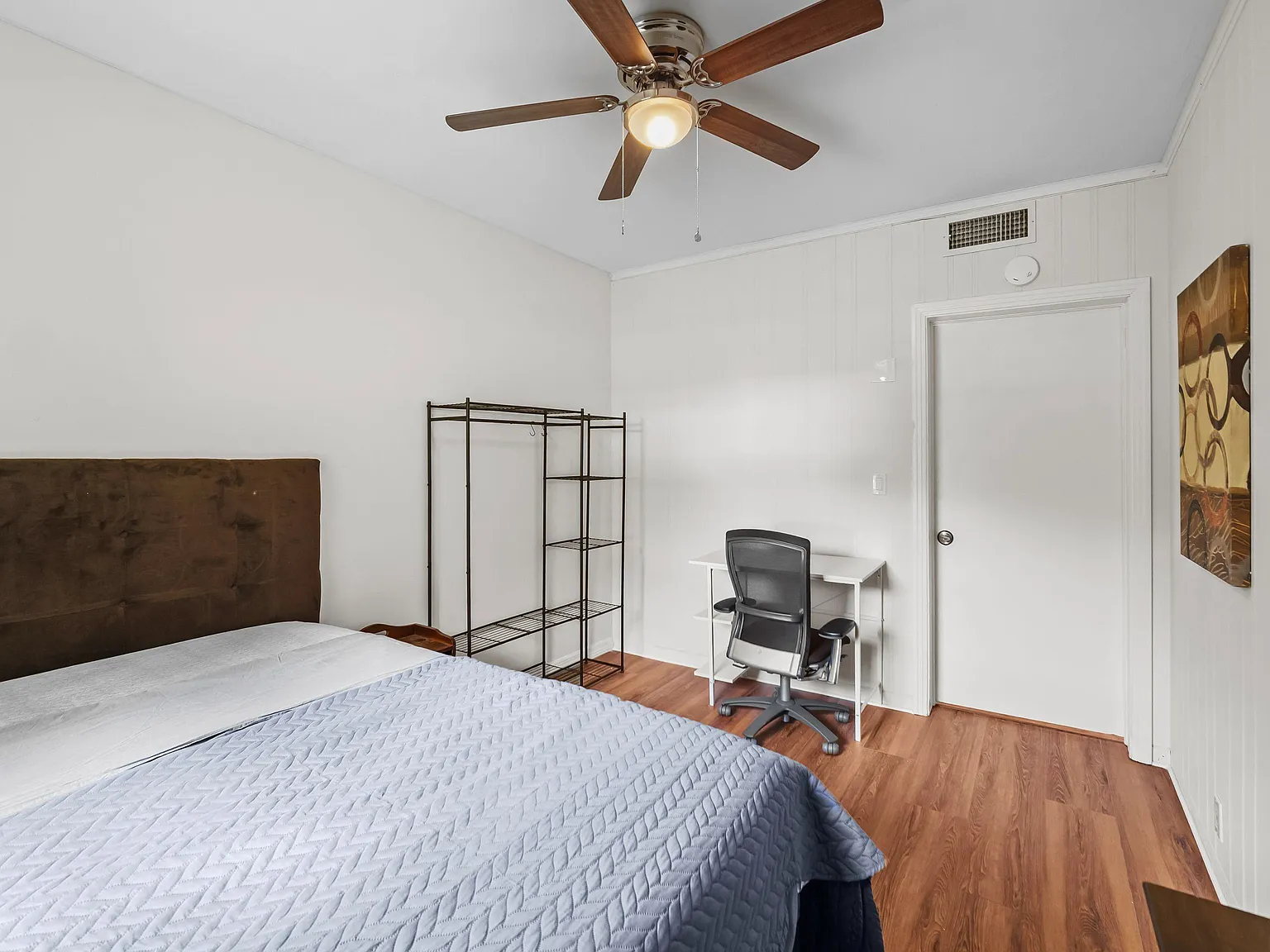 4 bed, 4.0 bath, 2700 sqft, $728 — Photo 1