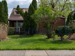 2111 Miramar Blvd, South Euclid, OH
