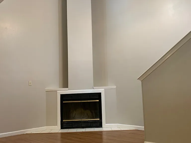 1742 Nestlewood Ln — Photo 9